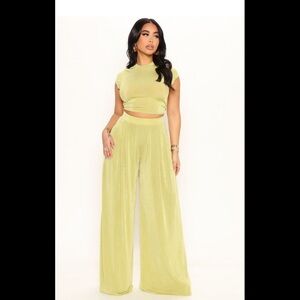 NWT Fashion Nova two piece set size XL